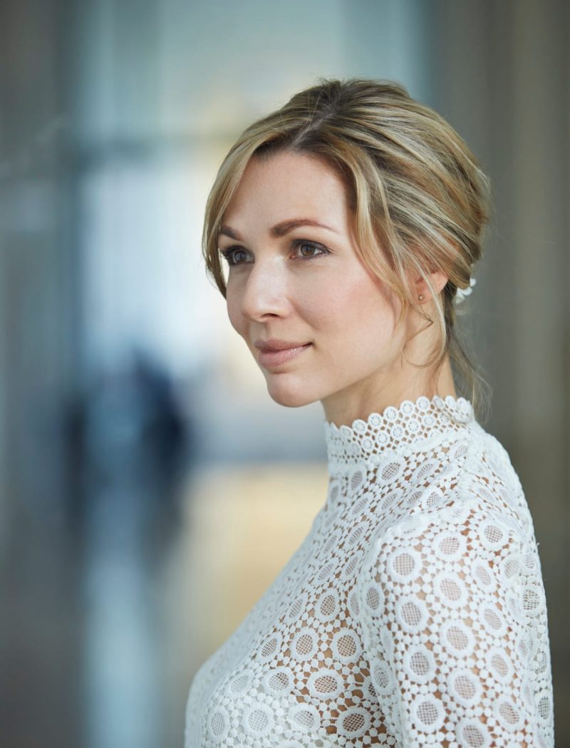 peinado y maquillaje de bodas en 2025